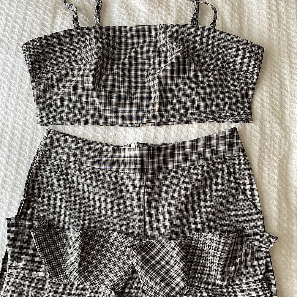 never worn, 2 piece set, cropped & flared pants